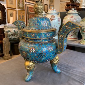 A large Chinese cloisonné incense burner and cover, 18/19th C. — 照片 15