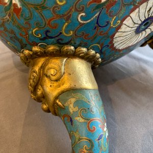 A large Chinese cloisonné incense burner and cover, 18/19th C. — 照片 22