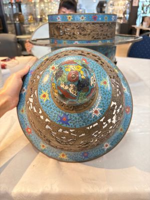 A large Chinese cloisonné tripod censer and cover, 19th C. — photo 9