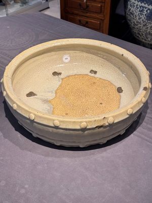 A large Chinese cream-glazed drum-shaped basin, Ming — photo 1