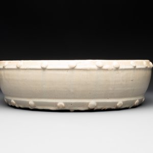 A large Chinese cream-glazed drum-shaped basin, Ming — photo 2