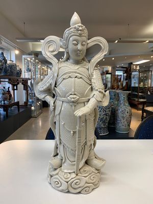 A large Chinese Dehua blanc de Chine figure of Weituo, He Chaozong 何朝宗 and Dehua 德化 mark, 20th C. — photo 1