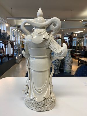 A large Chinese Dehua blanc de Chine figure of Weituo, He Chaozong 何朝宗 and Dehua 德化 mark, 20th C. — photo 3