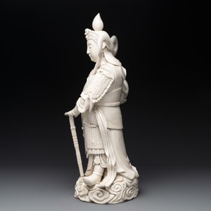A large Chinese Dehua blanc de Chine figure of Weituo, He Chaozong 何朝宗 and Dehua 德化 mark, 20th C. — photo 5