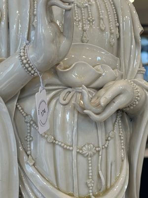 A large Chinese Dehua blanc de Chine Guanyin, He Chaozong and Xuande mark, Republic — photo 17