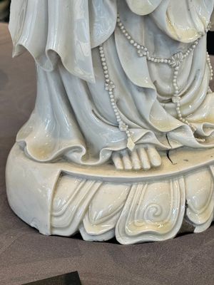 A large Chinese Dehua blanc de Chine Guanyin, He Chaozong and Xuande mark, Republic — photo 20