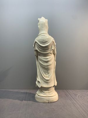 A large Chinese Dehua blanc de Chine Guanyin, He Chaozong and Xuande mark, Republic — photo 3