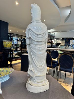 A large Chinese Dehua blanc de Chine Guanyin, He Chaozong and Xuande mark, Republic — photo 10