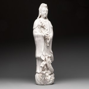 A large Chinese Dehua blanc de Chine standing Guanyin, 20th C. — photo 1