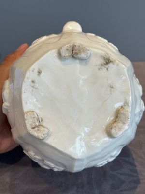 A large Chinese Dehua blanc de Chine wine pot, Kangxi — photo 18
