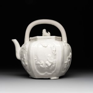 A large Chinese Dehua blanc de Chine wine pot, Kangxi — photo 1