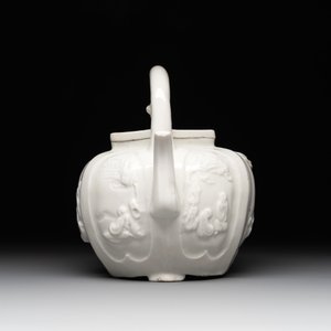 A large Chinese Dehua blanc de Chine wine pot, Kangxi — photo 2