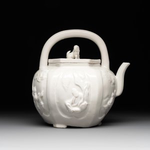 A large Chinese Dehua blanc de Chine wine pot, Kangxi — photo 3