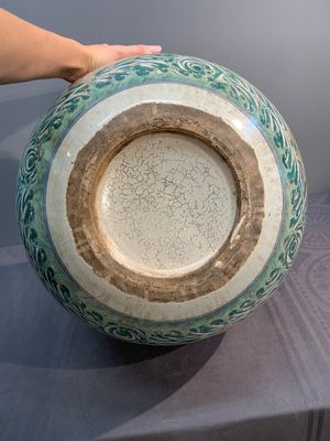 A large Chinese doucai globular 'dragon and phoenix' vase, Xuande mark, 18/19th C. — photo 8