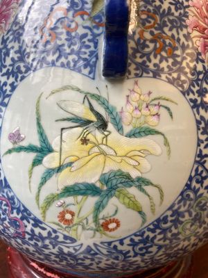 A large Chinese doucai-rose 'hu' vase with butterflies and birds, Qianlong mark but probably later — photo 12