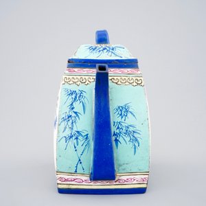 A large Chinese enamelled Yixing teapot and cover, 19th C. — photo 3