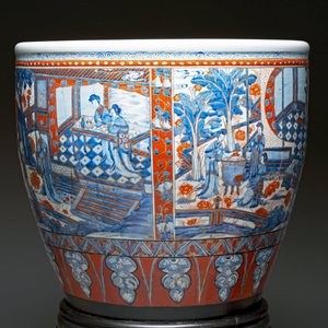 A large Chinese European-decorated blue and white fish bowl with narrative design, on a later wooden stand, Kangxi — photo 17