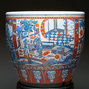 A large Chinese European-decorated blue and white fish bowl with narrative design, on a later wooden stand, Kangxi — photo 10