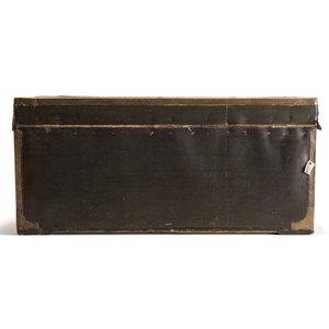 A large Chinese export brass-bound black leather travel trunk with engraved 'H.H.J. Coops' plaque, 19th C. — photo 5