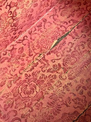 A large Chinese export mother-of-pearl-inlaid lacquer tea chest, 19th C. — photo 15