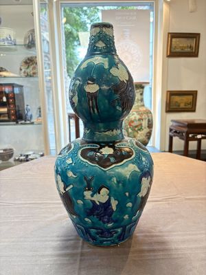 A large Chinese Fahua 'Ba Xian Zhu Shou 八仙祝壽' double gourd vase, 19th C. — photo 2