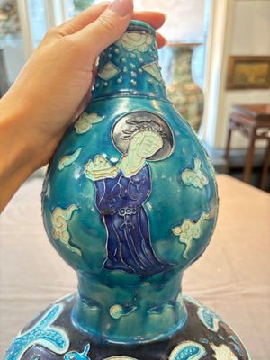A large Chinese Fahua 'Ba Xian Zhu Shou 八仙祝壽' double gourd vase, 19th C. — photo 7