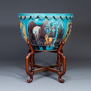A large Chinese Fahua fish bowl with applied design of birds and deer among blossoming branches, Ming — photo 3
