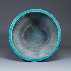 A large Chinese Fahua fish bowl with applied design of birds and deer among blossoming branches, Ming — photo 5