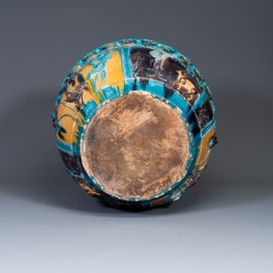 A large Chinese Fahua fish bowl with applied design of birds and deer among blossoming branches, Ming — photo 6