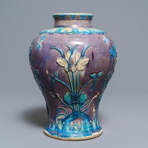 A large Chinese fahua meiping vase with floral design, Ming — photo 3