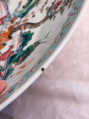 A large Chinese famille rose '100 boys' dish, 19th C. — 照片 9