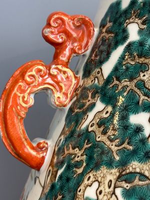 A large Chinese famille rose '100 deer' 'hu' vase, Qianlong mark, 19th C. — photo 16