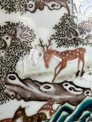 A large Chinese famille rose '100 deer' 'hu' vase, Qianlong mark, 19th C. — photo 10
