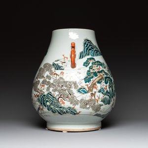 A large Chinese famille rose '100 deer' 'hu' vase, Qianlong mark, 19th C. — photo 4