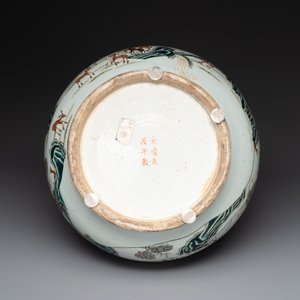 A large Chinese famille rose '100 deer' 'hu' vase, Qianlong mark, 19th C. — photo 6