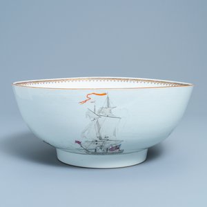 A large Chinese famille rose and grisaille bowl with the naval battle at Cartagena, Qianlong — photo 1