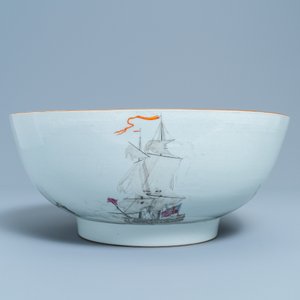 A large Chinese famille rose and grisaille bowl with the naval battle at Cartagena, Qianlong — photo 2