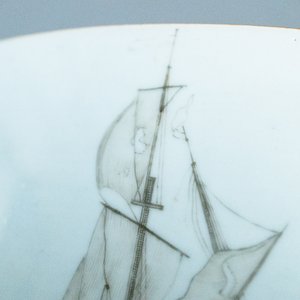 A large Chinese famille rose and grisaille bowl with the naval battle at Cartagena, Qianlong — photo 26