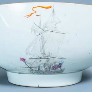 A large Chinese famille rose and grisaille bowl with the naval battle at Cartagena, Qianlong — photo 10