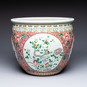 A large Chinese famille rose 'Bird among Flowering Branches' scroll pot, 19th C. — 照片 1
