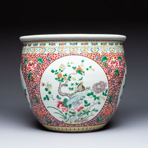 A large Chinese famille rose 'Bird among Flowering Branches' scroll pot, 19th C. — 照片 2