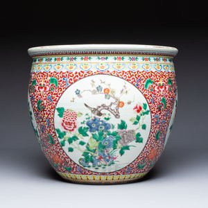 A large Chinese famille rose 'Bird among Flowering Branches' scroll pot, 19th C. — 照片 4