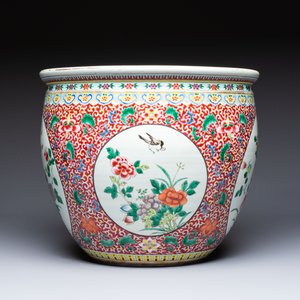 A large Chinese famille rose 'Bird among Flowering Branches' scroll pot, 19th C. — 照片 5