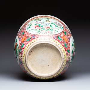 A large Chinese famille rose 'Bird among Flowering Branches' scroll pot, 19th C. — 照片 7