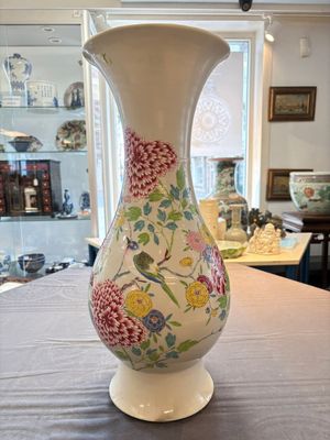 A large Chinese famille rose 'bird among flowering branches' vase, Yongzheng — 照片 3