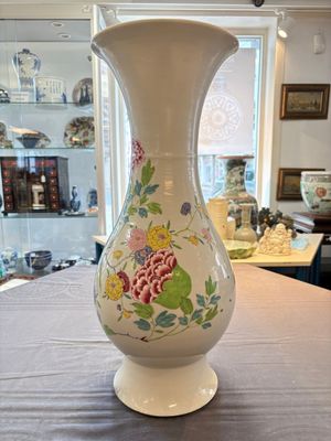 A large Chinese famille rose 'bird among flowering branches' vase, Yongzheng — 照片 4