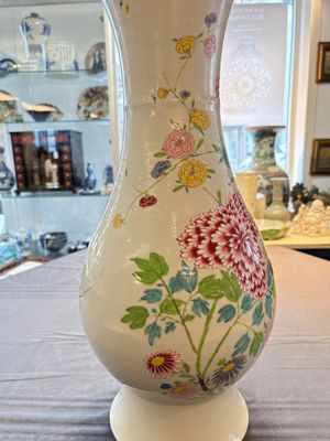 A large Chinese famille rose 'bird among flowering branches' vase, Yongzheng — 照片 7