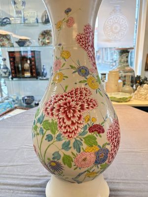 A large Chinese famille rose 'bird among flowering branches' vase, Yongzheng — 照片 8