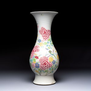 A large Chinese famille rose 'bird among flowering branches' vase, Yongzheng — 照片 1