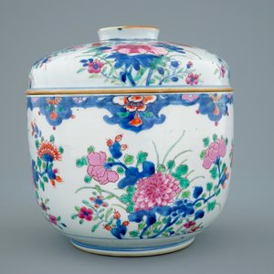 A large Chinese famille rose bowl with cover, Qianlong 18th C. — 照片 4